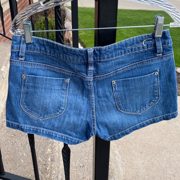 American Eagle Jean Shorts Size 4 - Picture 2 of 2